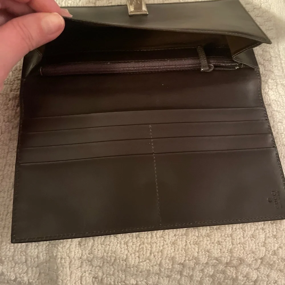 Vintage Gucci Long Leather Wallet - Picture 12 of 15